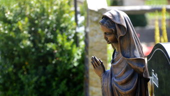 -世界击剑大奖赛中国队包揽女子团体金银，世界击剑冠军