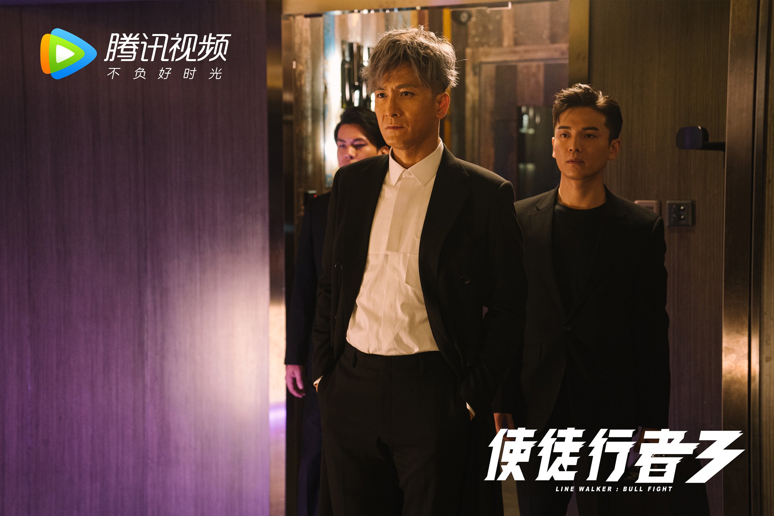 “汤姆·佩顿短泳突破领先,英国泳坛新传奇?”