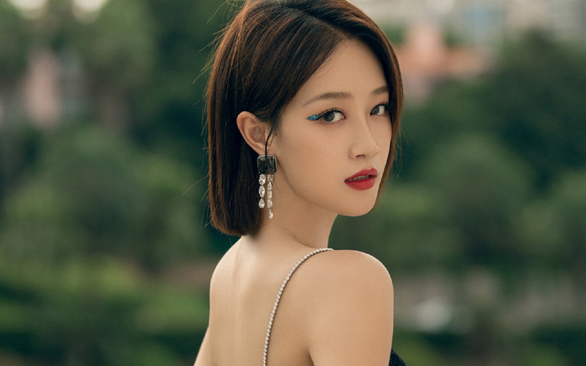 国际足球运动员积极参与环保公益活动，树立良好形象，足球公益项目简介