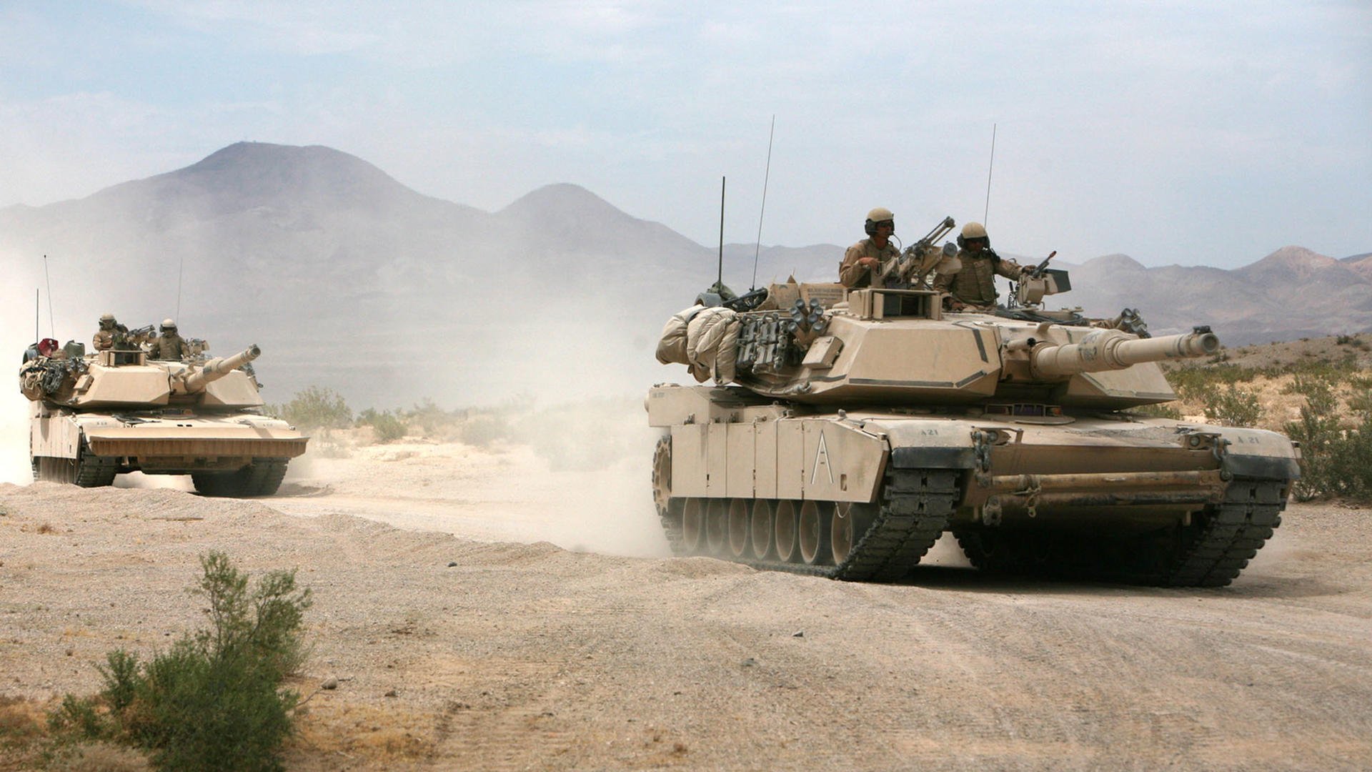 马刺新援训练中展现娴熟背打技巧，马刺怎么带