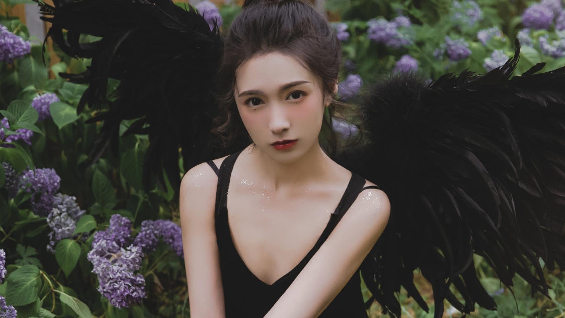 高校篮球联盟联合专业媒体开设评论教学栏目，高校篮球联赛