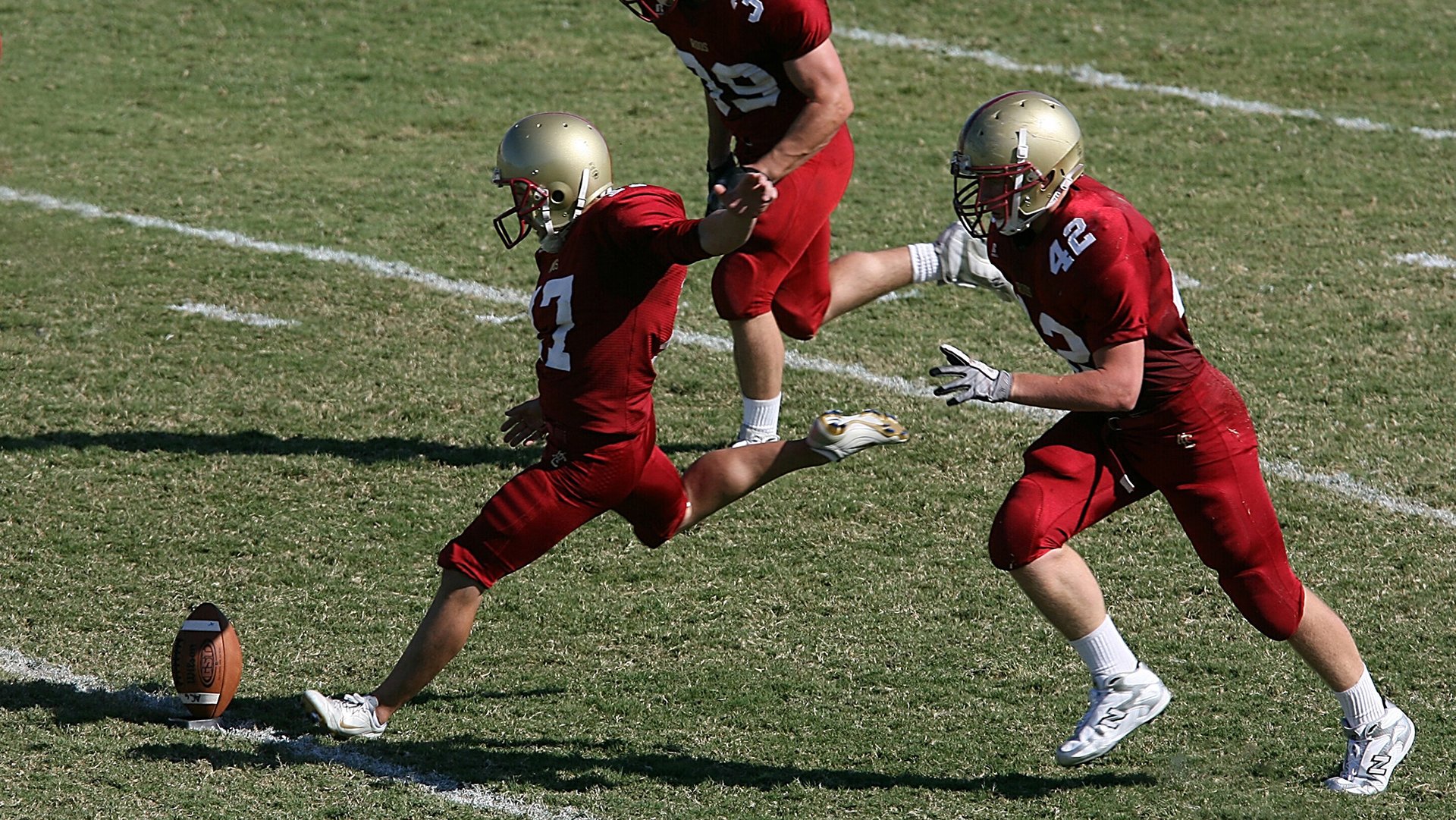 JIU YOU GAME-欧洲豪门战：巴萨VS皇马年度经典对决回顾，巴萨和皇马欧超