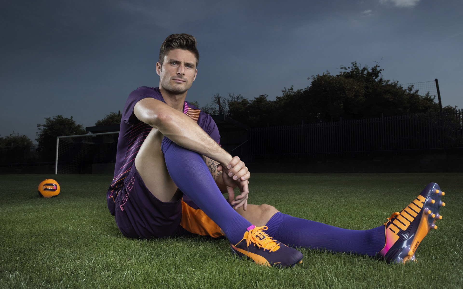 九游乐鱼电竞-英超青训计划引入数字化情境模拟提升战术意识建立，英超球队训练基地